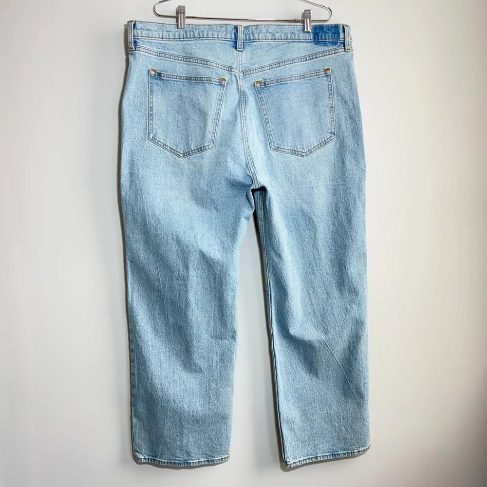 NWT Abercrombie Fitch The 90s High Rise Relaxed Jean Medium With Front Yoke 34 S - Picture 8 of 16